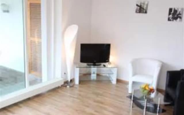 City-Apartment Oranienburgerstraße - photo 2