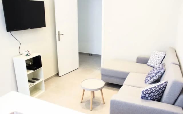Lola Apartment - photo 3