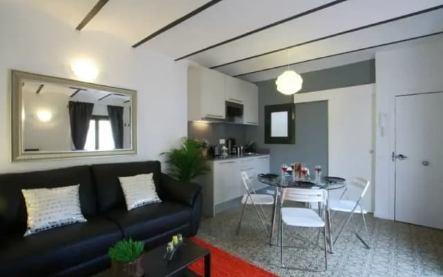 HOMEnFUN Attic Sants Train Station - photo 4