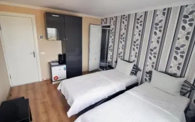 Aphra Hotel - photo 4
