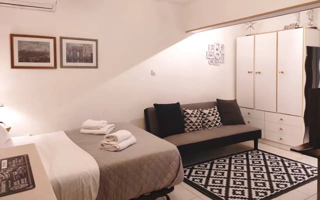 Lamda Vintage Apartment - photo 4