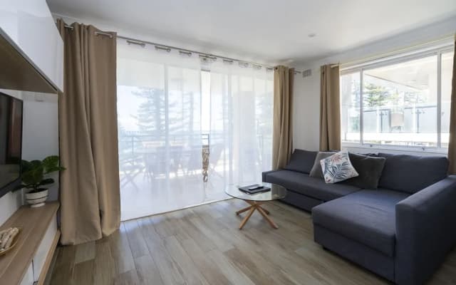 Manly Beachfront Apartment - photo 3