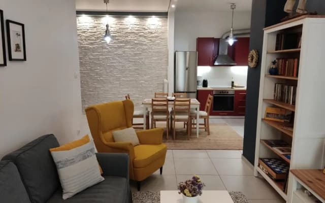 Central & Comfortable, 70m² Apt in Neos Kosmos - photo 2
