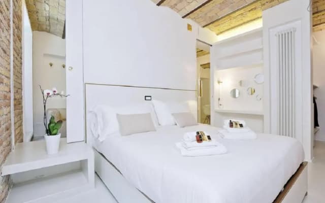 Charming flat near Colosseum - photo 5