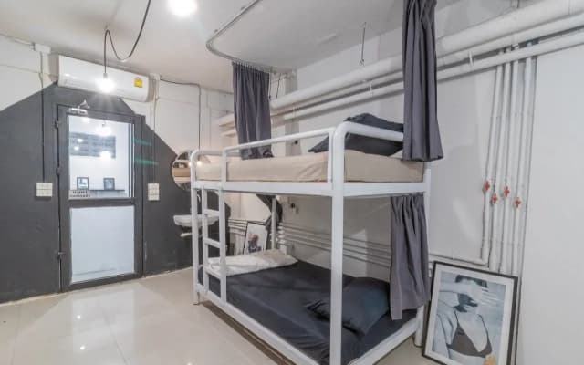 Beige Poshtels - photo 2