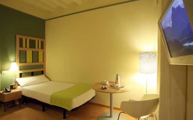 Ciutat de Barcelona Hotel - photo 3