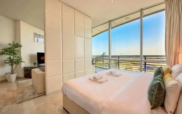 Luxury Apartment Steps Away From Everything - photo 3