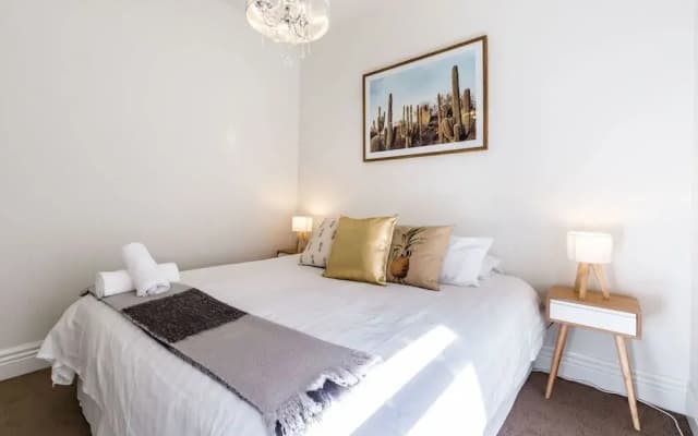 AERIN, 2BDR Melbourne Apartment - photo 2
