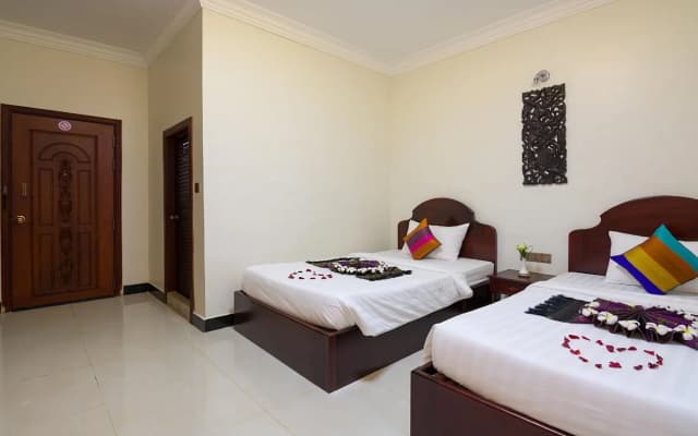 Angkor Indradevi Boutique - photo 2