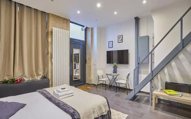 Charming Studio Center of Paris Montmartre - photo 2