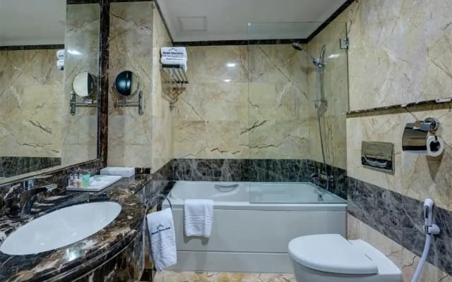 Sharjah Palace Hotel - photo 4