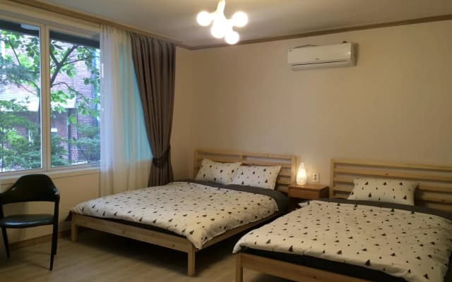 Naru Guesthouse - photo 2