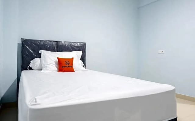 KoolKost Syariah near Green Pramuka Square Mall - Minimal Stay 6 Nights - photo 4