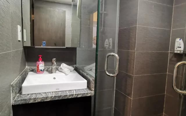 Sunshine Lofts with balcony 5 min to Bui Vien - photo 4