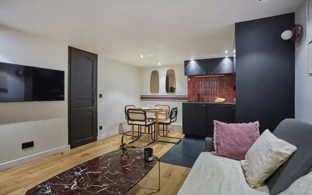 Charming Apartment Faubourg St Honore Madeleine - photo 5