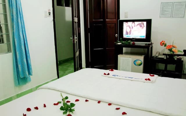 Queen Hotel - photo 2