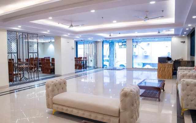 Hotel Yash Palace - photo 2