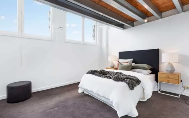 Light-filled Converted Warehouse 2 Bedroom Apartment in Prahran - photo 5