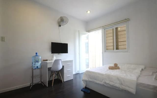 Smiley Apartment 13 - Adults Only - photo 2