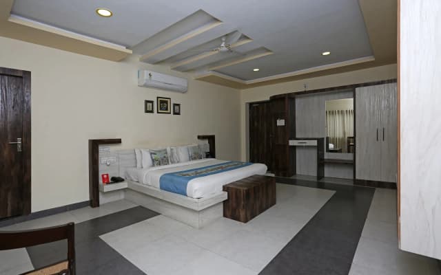 Anantkoti Hotel by OYO - photo 3
