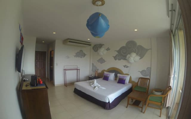 Karon Living Room - photo 2