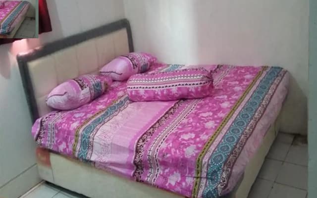 Mayestik Guest House Syariah - photo 3