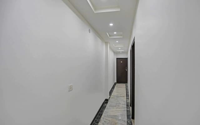 Collection O Nirvana Residency Near Lotus Temple - photo 2