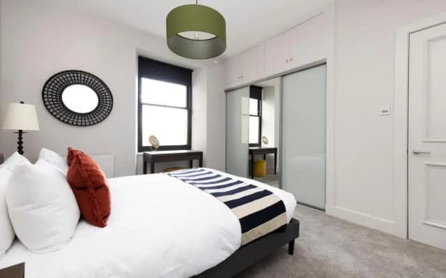 ALTIDO Luxury 2BR home on George Street - photo 4