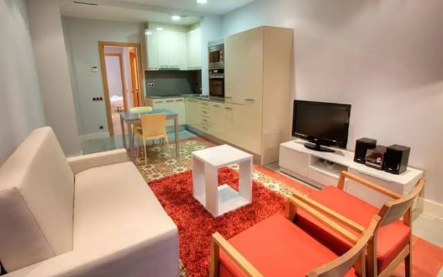 Tamarit Apartments - photo 2