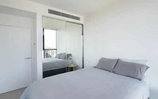 Modern Apartment in Darling Harbour - photo 2