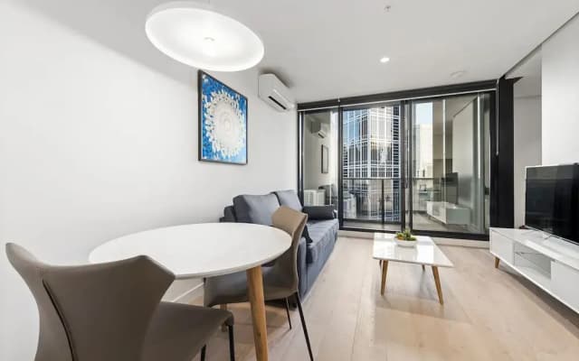 Empire Apartment - photo 2