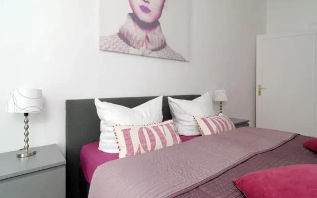 Grand Central Mitte Apartment - photo 4