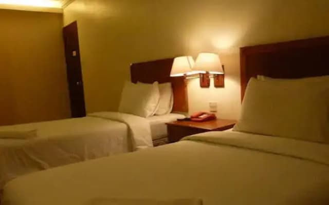 King Ing Hotel - photo 4