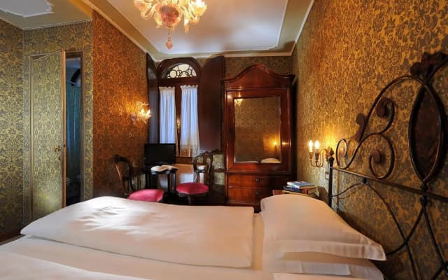 Hotel Flora - photo 5