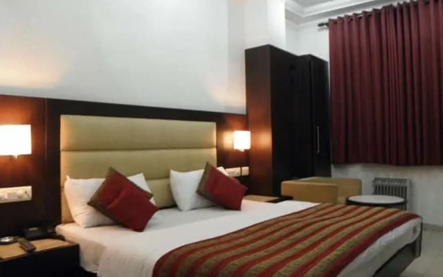 Hotel Chanchal Continental - photo 5