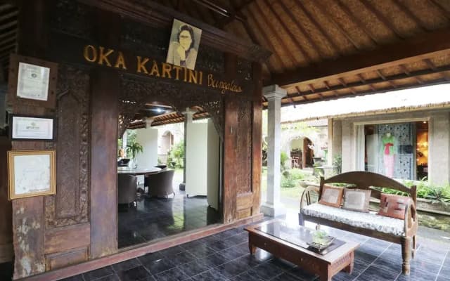 Oka Kartini Bungalows - photo 2