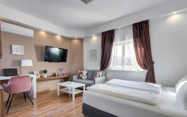 d.Five Premium Studio Szervita Square - photo 2