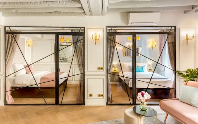 Luxury 4 Bedroom 3 Bathroom Louvre - AC - photo 3