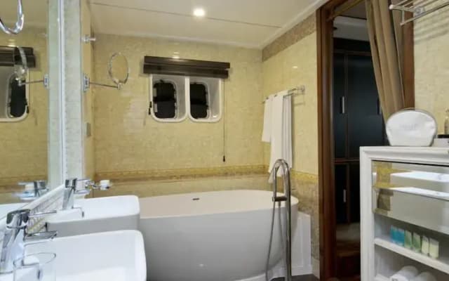 Maldives Crown - photo 4