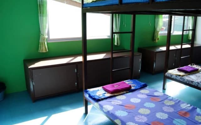 OYO 1163 Eden Hostel - photo 4