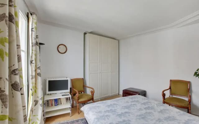 Apartment for 5 - Place des Vosges - photo 2