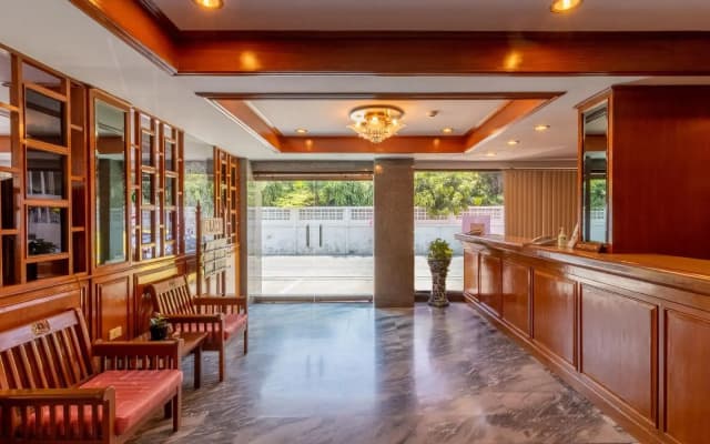 Siam Palace Hotel - photo 2