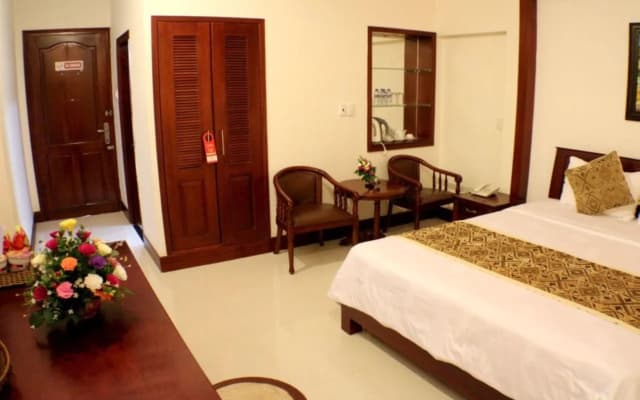 City Hotel 18 Luu Van Lang - photo 5