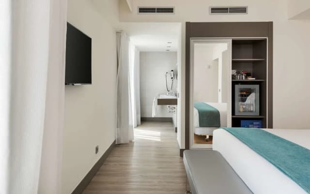NH Madrid Zurbano - photo 5