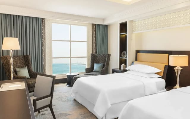 Sheraton Sharjah Beach Resort & Spa - photo 4