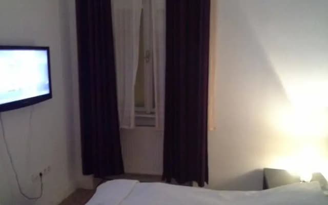 Old Monarchia Hotel - photo 3