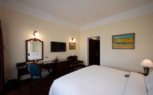 Hotel Majestic Saigon - photo 3