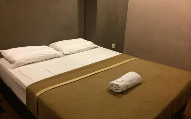 Maju Point Hotel - photo 4