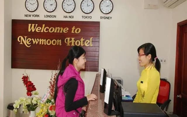 New Moon Hotel - photo 4