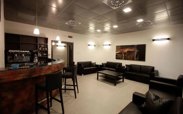 Hotel Artis - photo 2